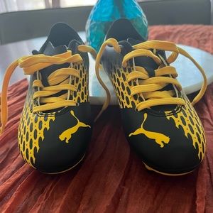EUC puma cleats